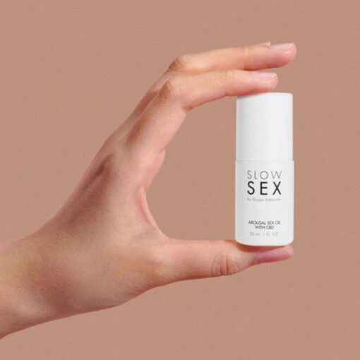 BIJOUX - SLOW SEX OLIO DA MASSAGGIO SESSUALE CON CBD 30 ML - immagine 3