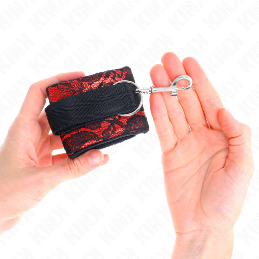 KINK - POLSO CORTO IN PIZZO DI VELLUTO E FASCIA IN NYLON ROSSO / NERO 23 X 6,5 CM - immagine 3