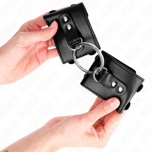 KINK - POLSO FISSO CON ANELLO E BORCHIE REGOLABILE NERO 17-22 CM X 6,5 CM - immagine 3